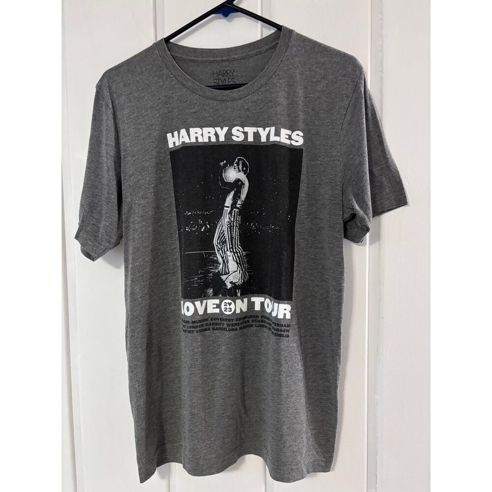 Harry Styles Love On Tour 2023 Gray Graphic Concert Tee Women’s Medium